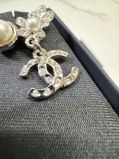 CHANEL 21V 珍珠水鑽耳環