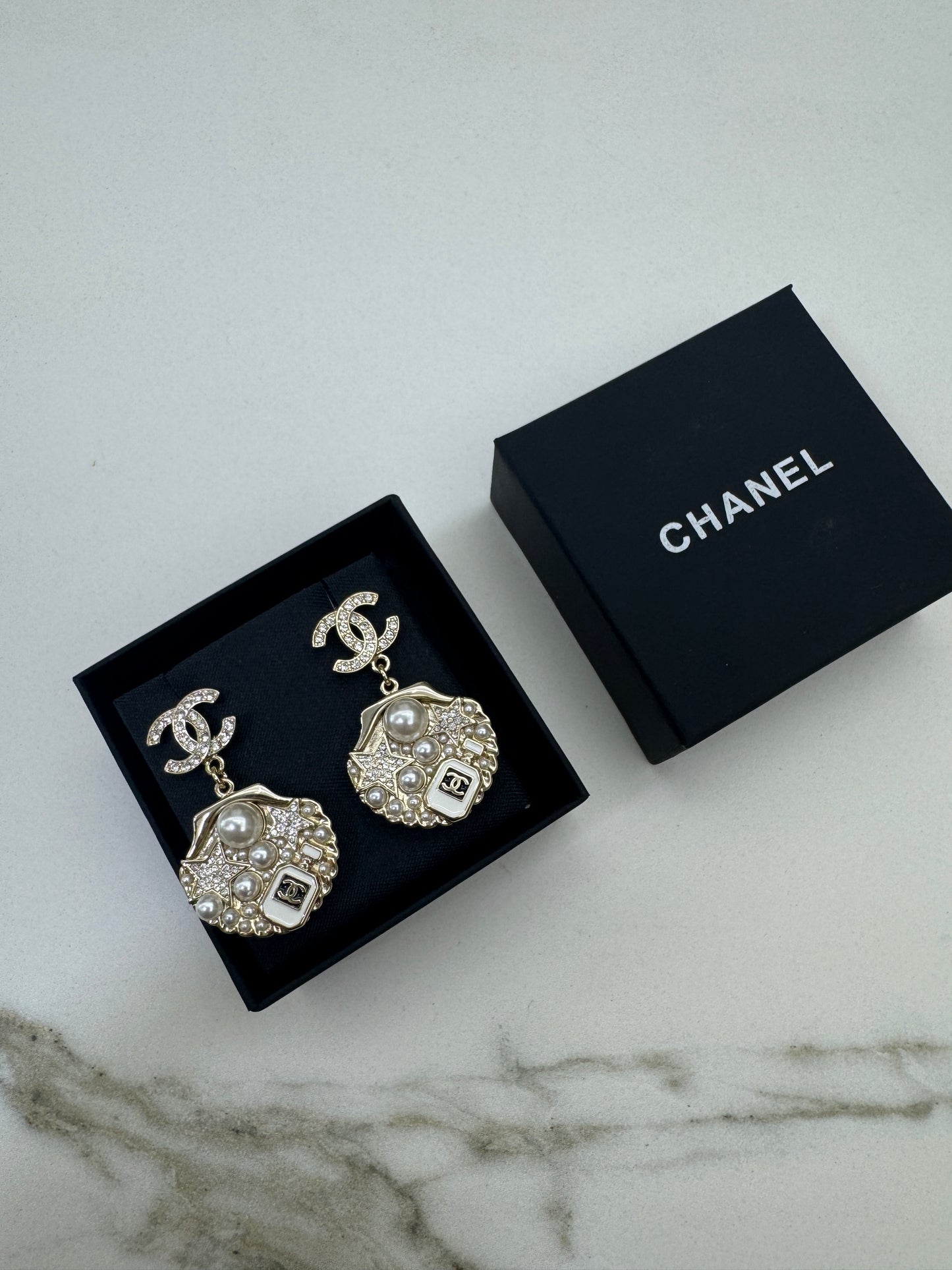 CHANEL 25C 貝殼香水瓶耳環