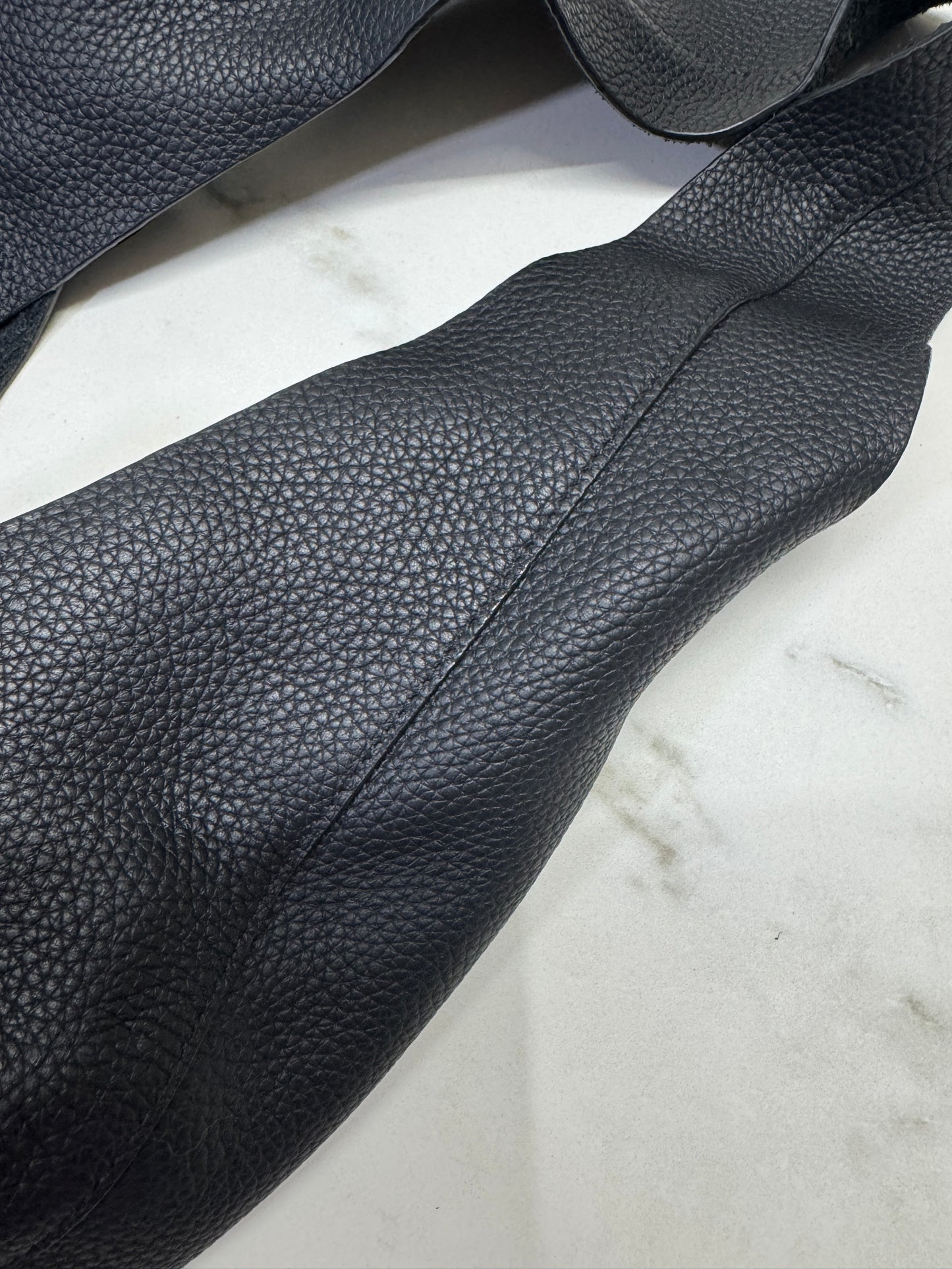 THE ROW Bindle Three Black