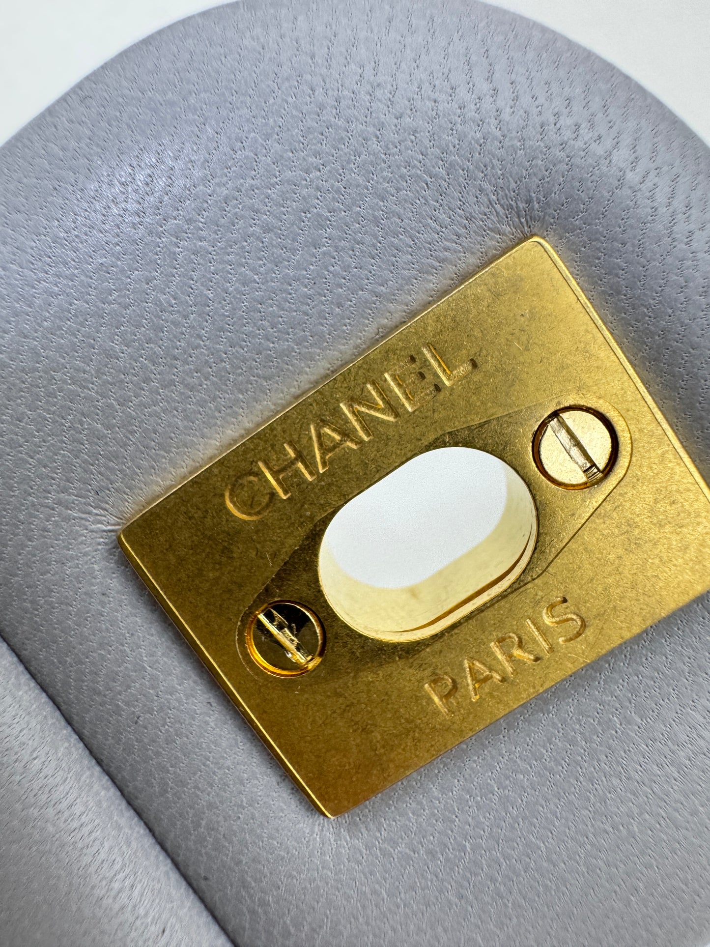 CHANEL Mini CF20 金球 淺灰色