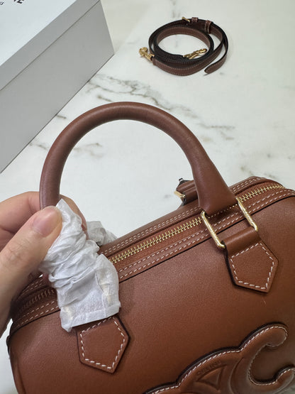 CELINE Triomphe Boston 棕色