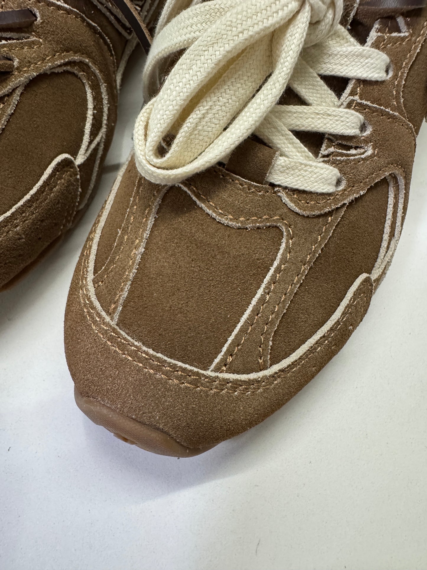 MIU MIU x NEW BALANCE 棕色猄皮軟底運動鞋