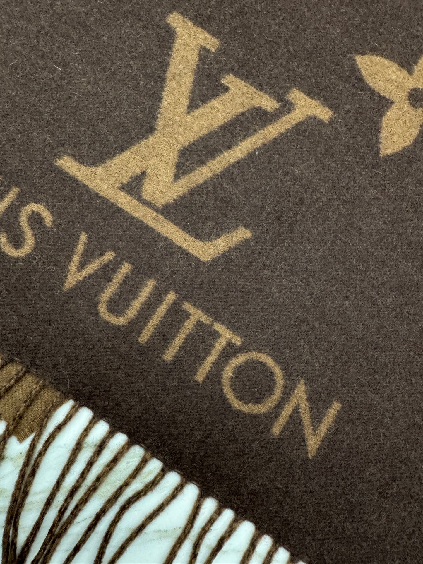 LV Reykjavik Scarf Marron Fonce 100% Cashmere