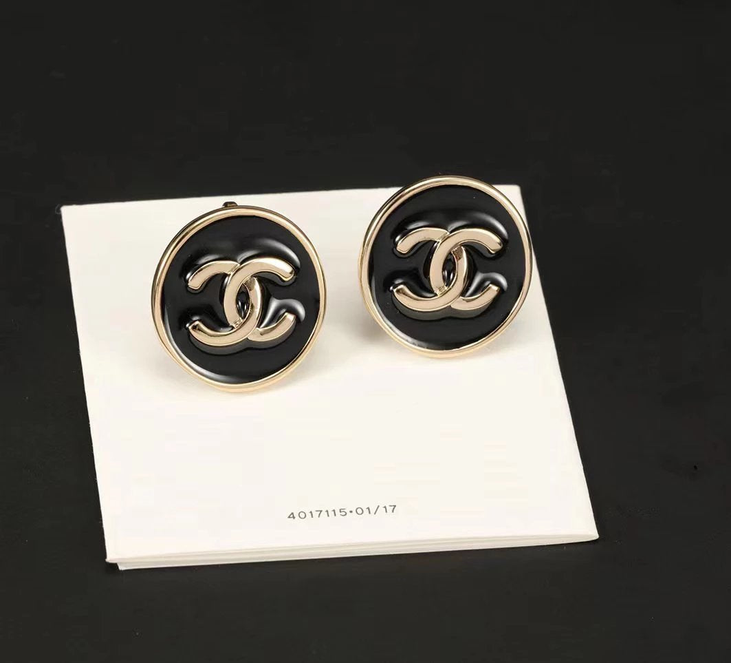 CHANEL 耳夾款