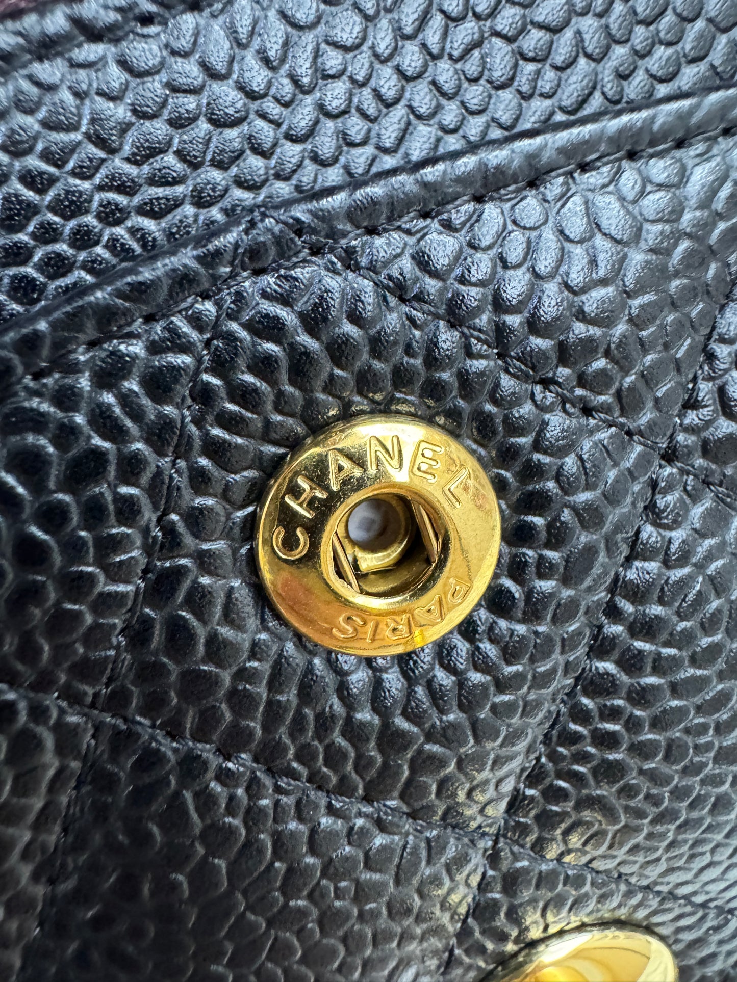 CHANEL CF23 黑金牛 CF Small