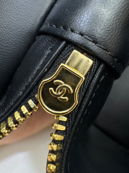 CHANEL 26B 新版腰線LP盒子包 Vanity