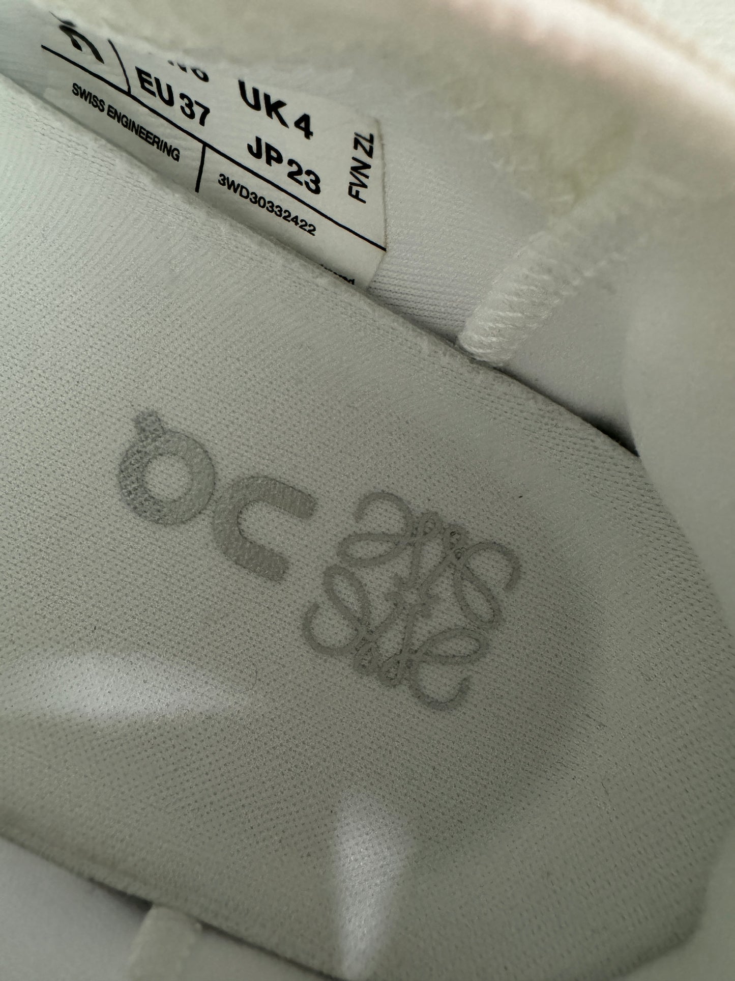 LOEWE x ON 白色運動鞋 35-44碼