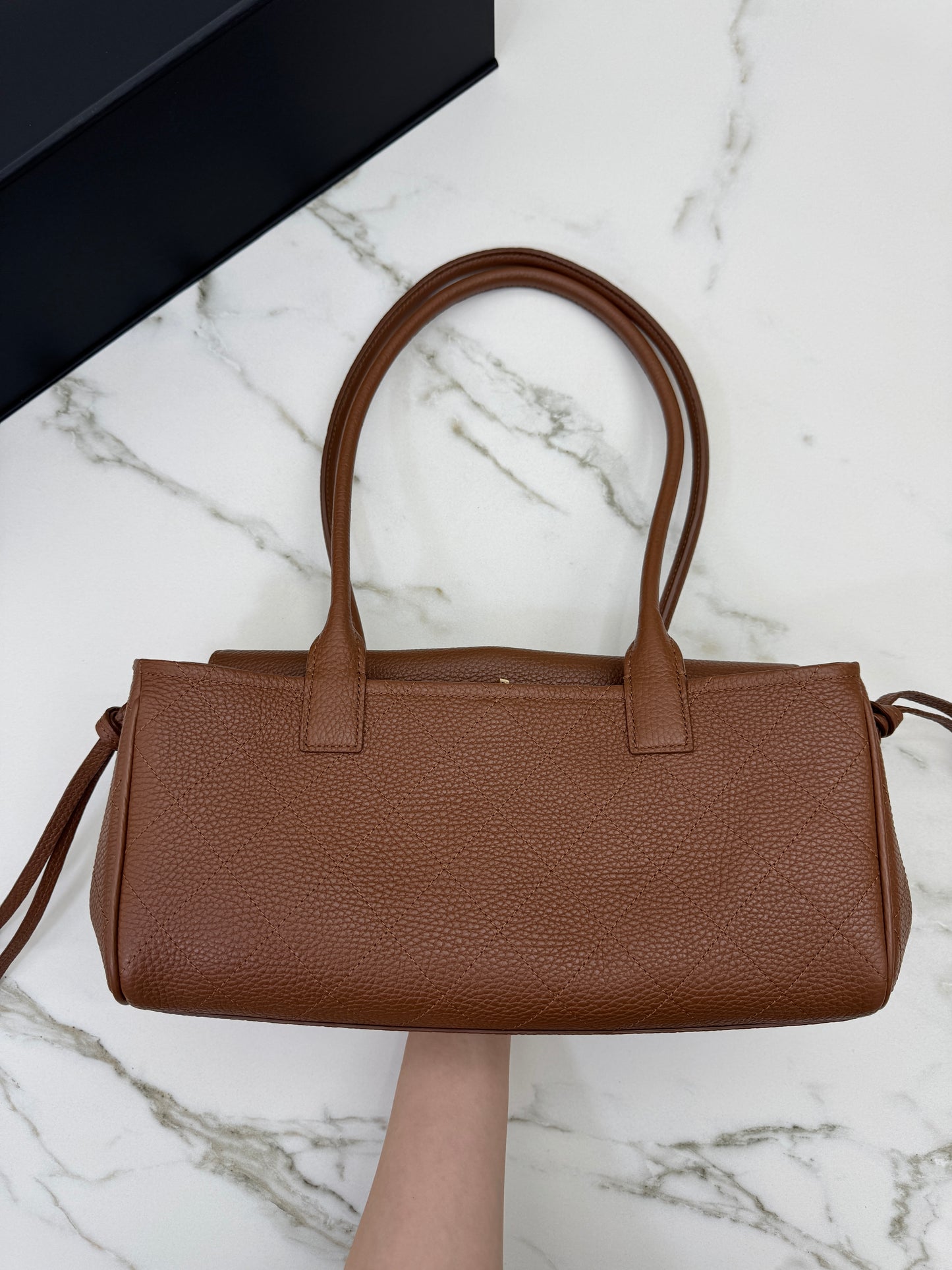 CHANEL 26S Shopping Bag 法棍包 焦糖棕