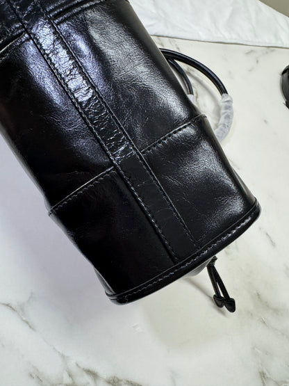 PRADA Soft Lux 中號 黑色