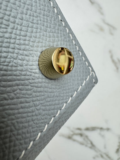 HERMES Kelly 25 冰川藍拼奶昔白 Epsom 香檳金扣 8U Bleu Glacier/ 10 Craie PBHW