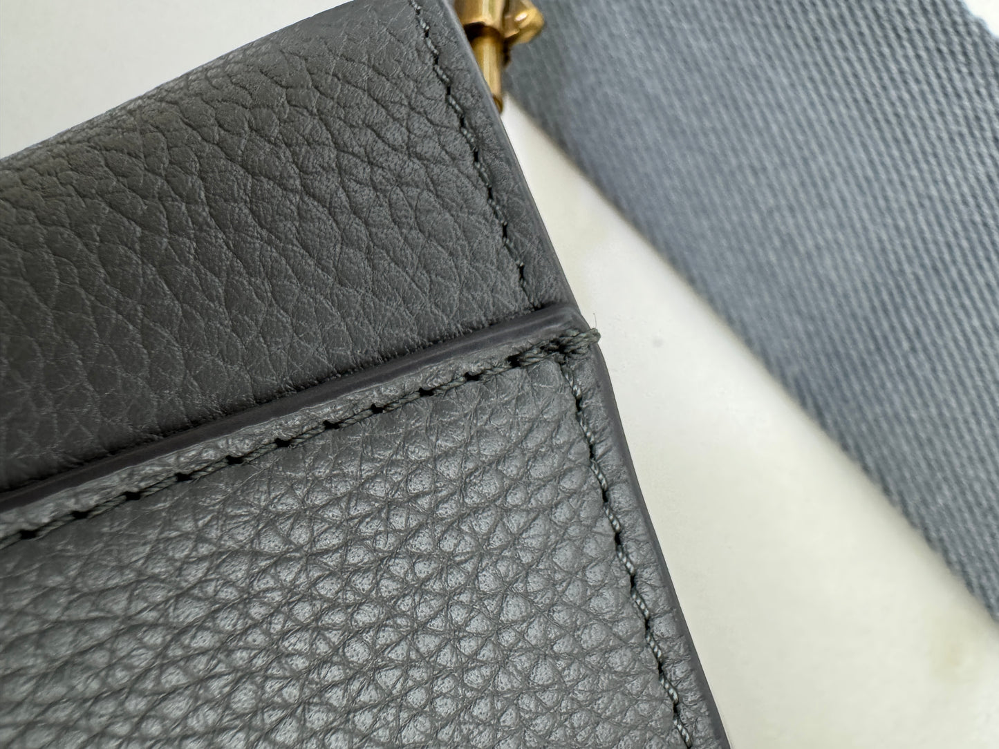 CELINE Sangle Small 深灰色