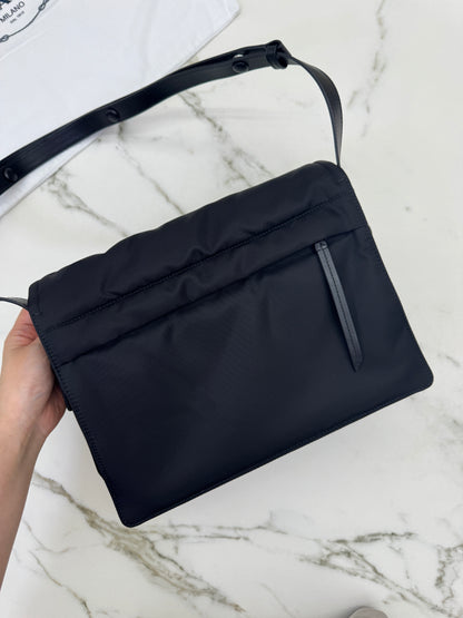 PRADA Cini 郵差包黑色 Medium