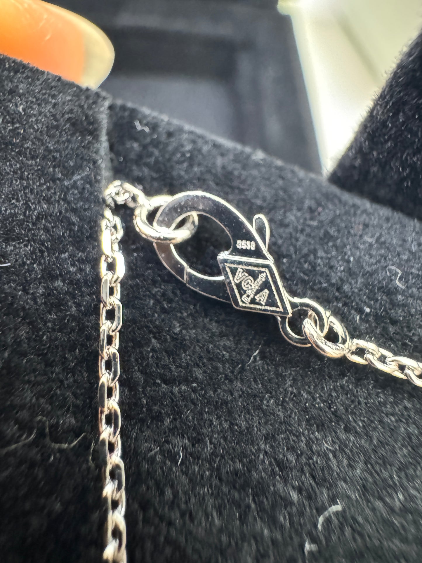 VCA Vintage Alhambra 鐳射白金色項鏈