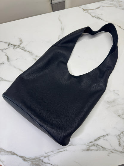 THE ROW Bindle Three Black