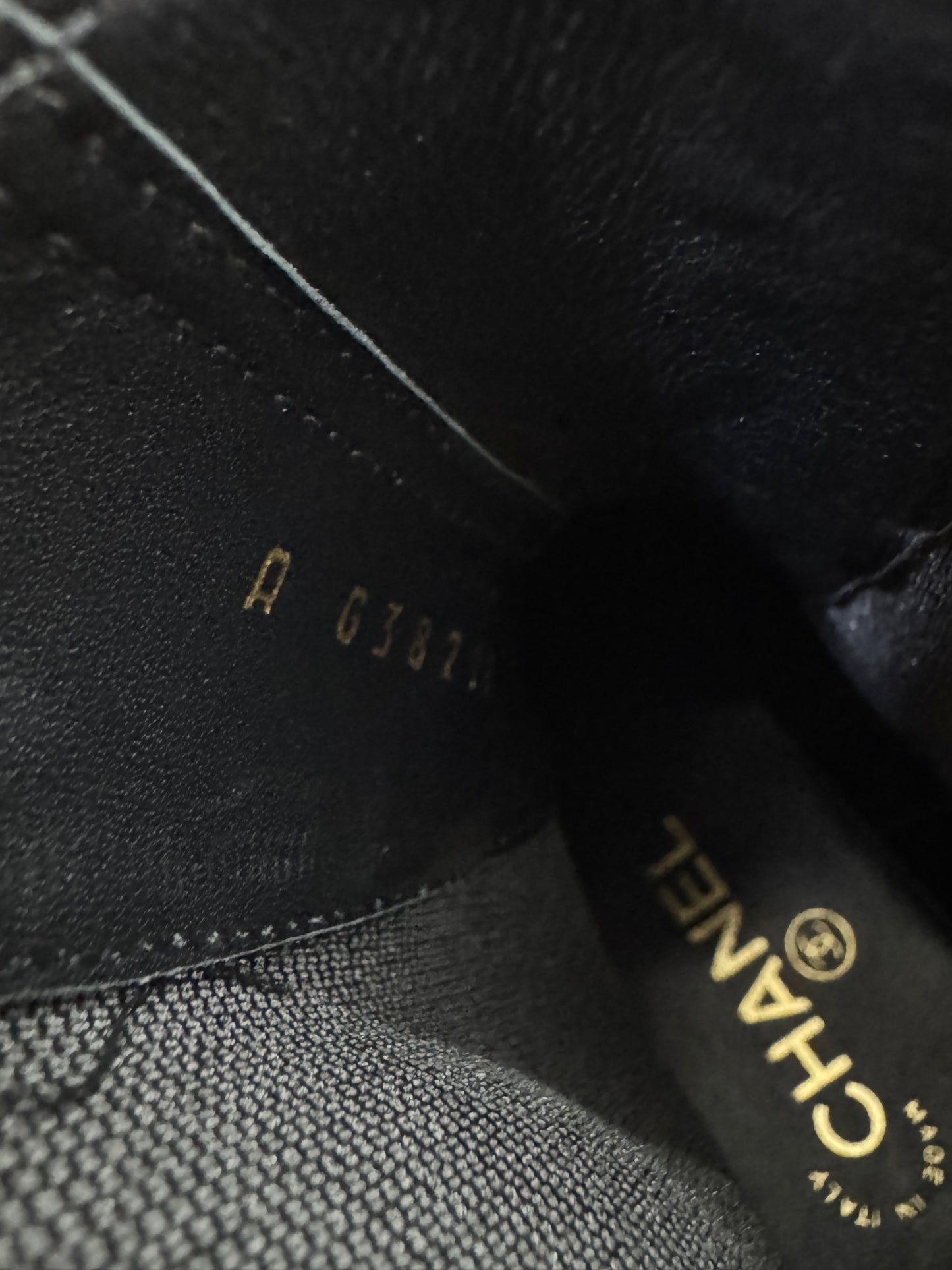 CHANEL 22C 漆皮拼牛皮 切爾西短靴 Chelsea Boots