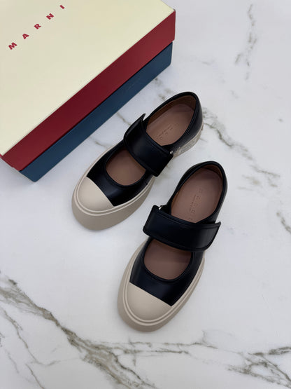 MARNI 大頭瑪麗珍 黑色皮款