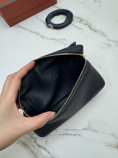 LORO PIANA Extra Pocket 19 海軍藍金扣