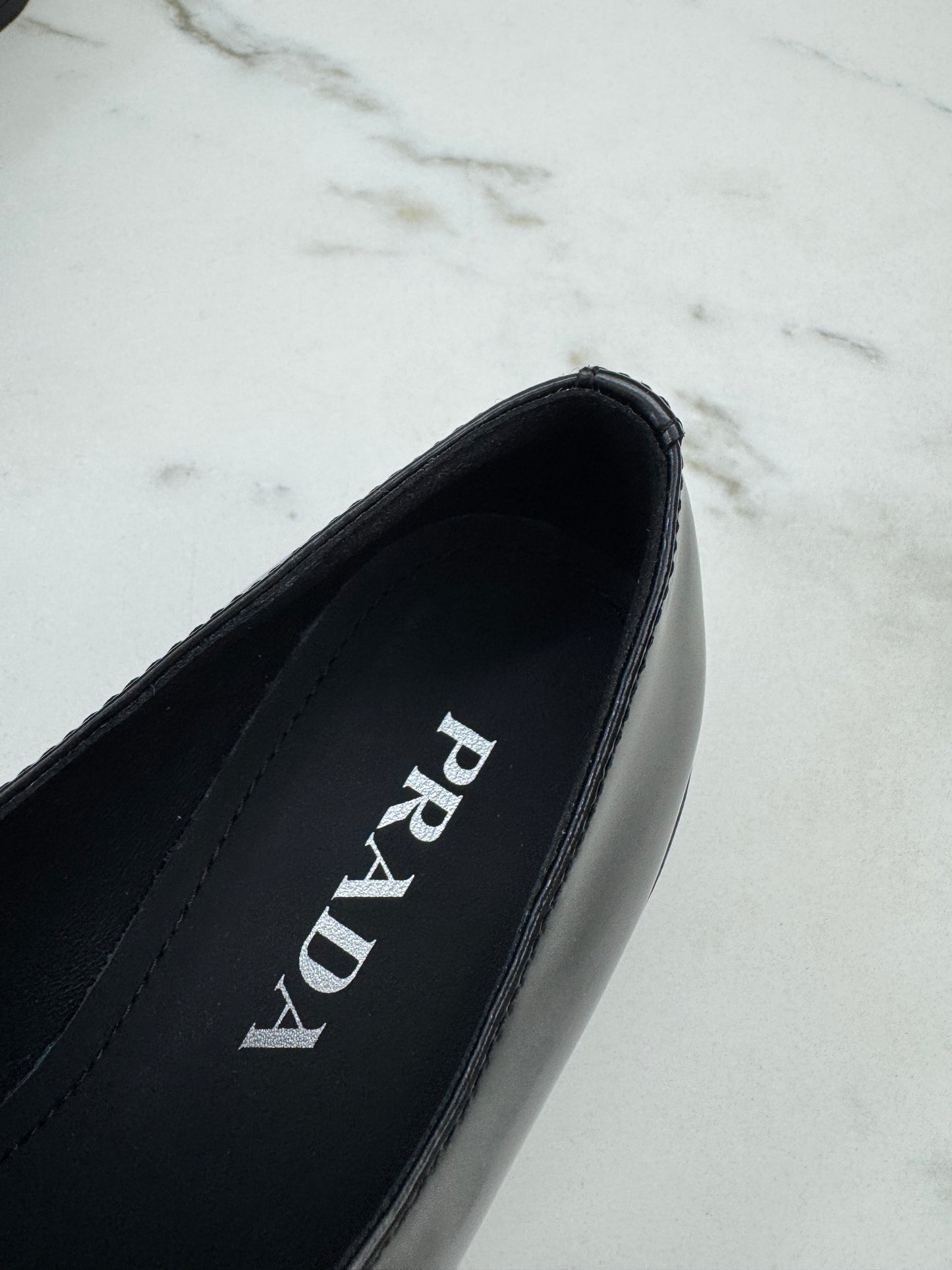 PRADA 光面皮革Loafers