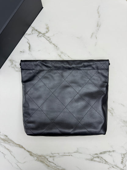 CHANEL 22Bag So Black Small