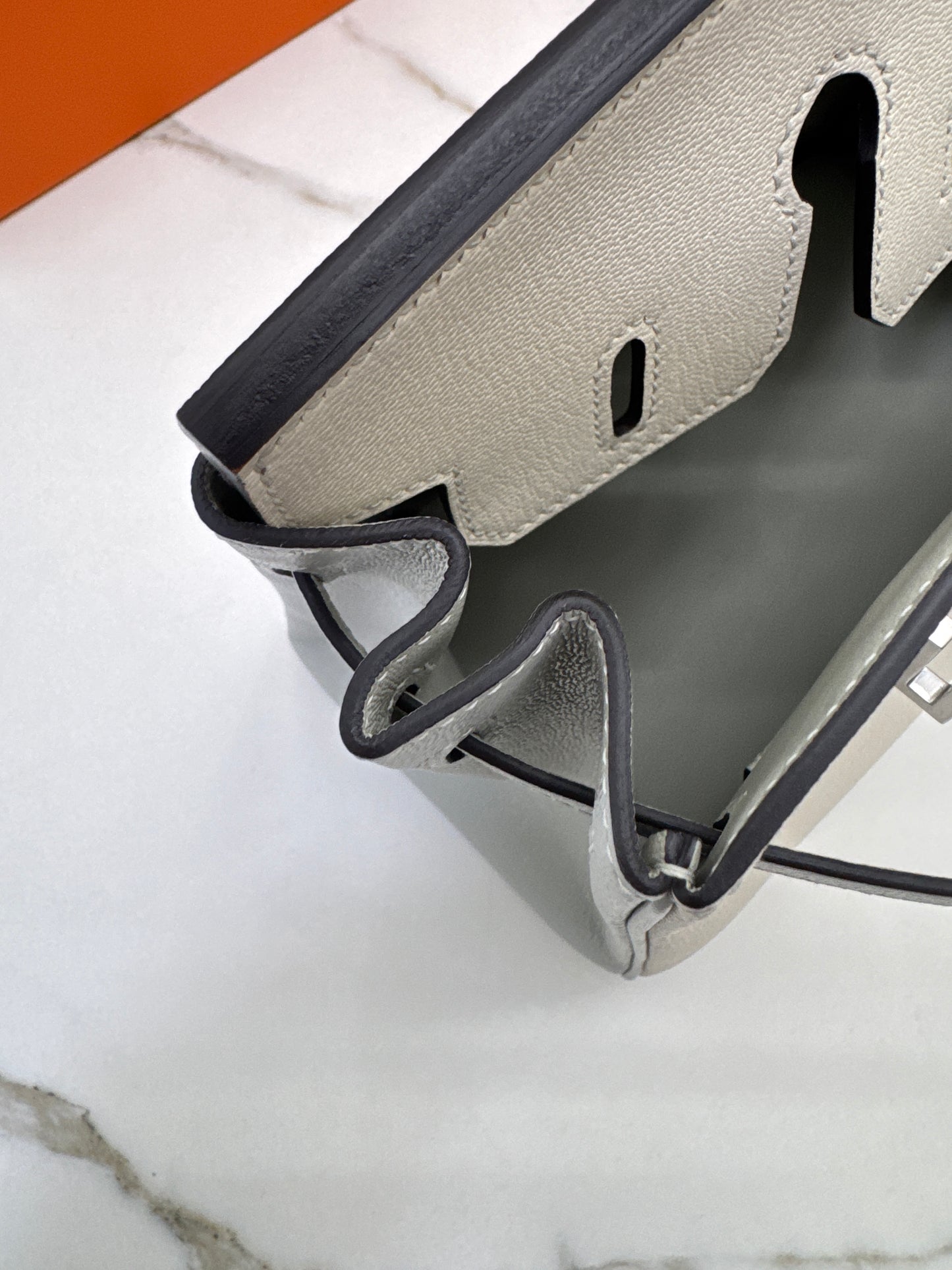 HERMES Birkin 25 SO 奶昔白拼珍珠灰 山羊皮 拉絲銀扣