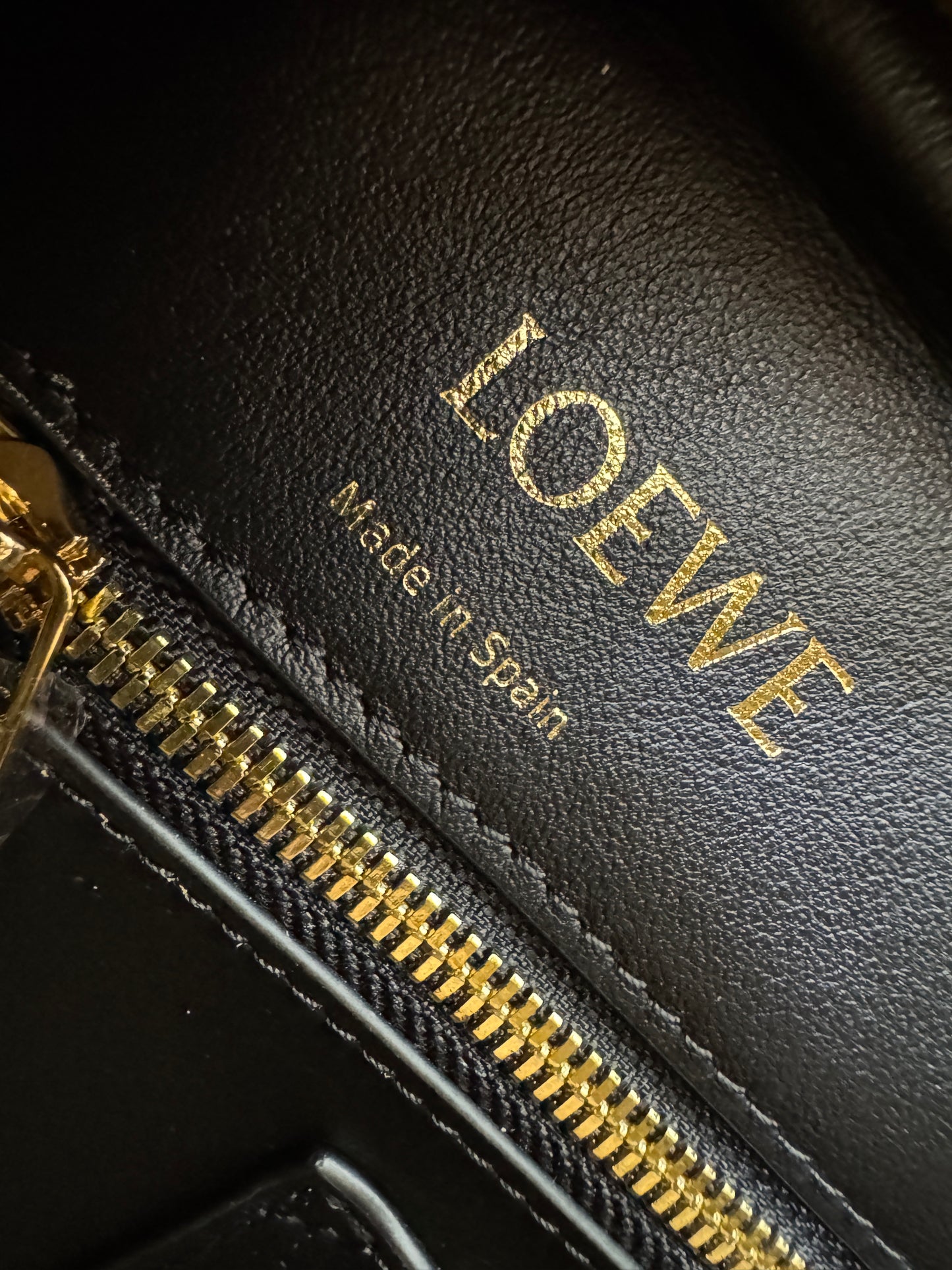 LOEWE Amazona 28 黑色