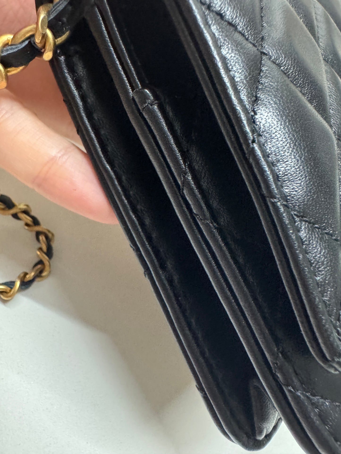 CHANEL woc 24A 琺瑯調節扣 羊皮 黑