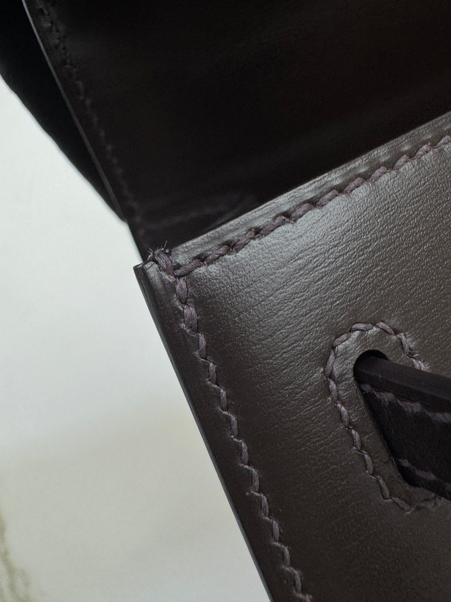 HERMES Kelly 25 烏木色Box皮金扣 外縫 Ebene Box Leather Seilier GHW