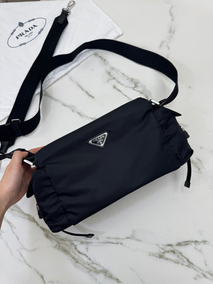 PRADA Explore 男裝 Re-nylon