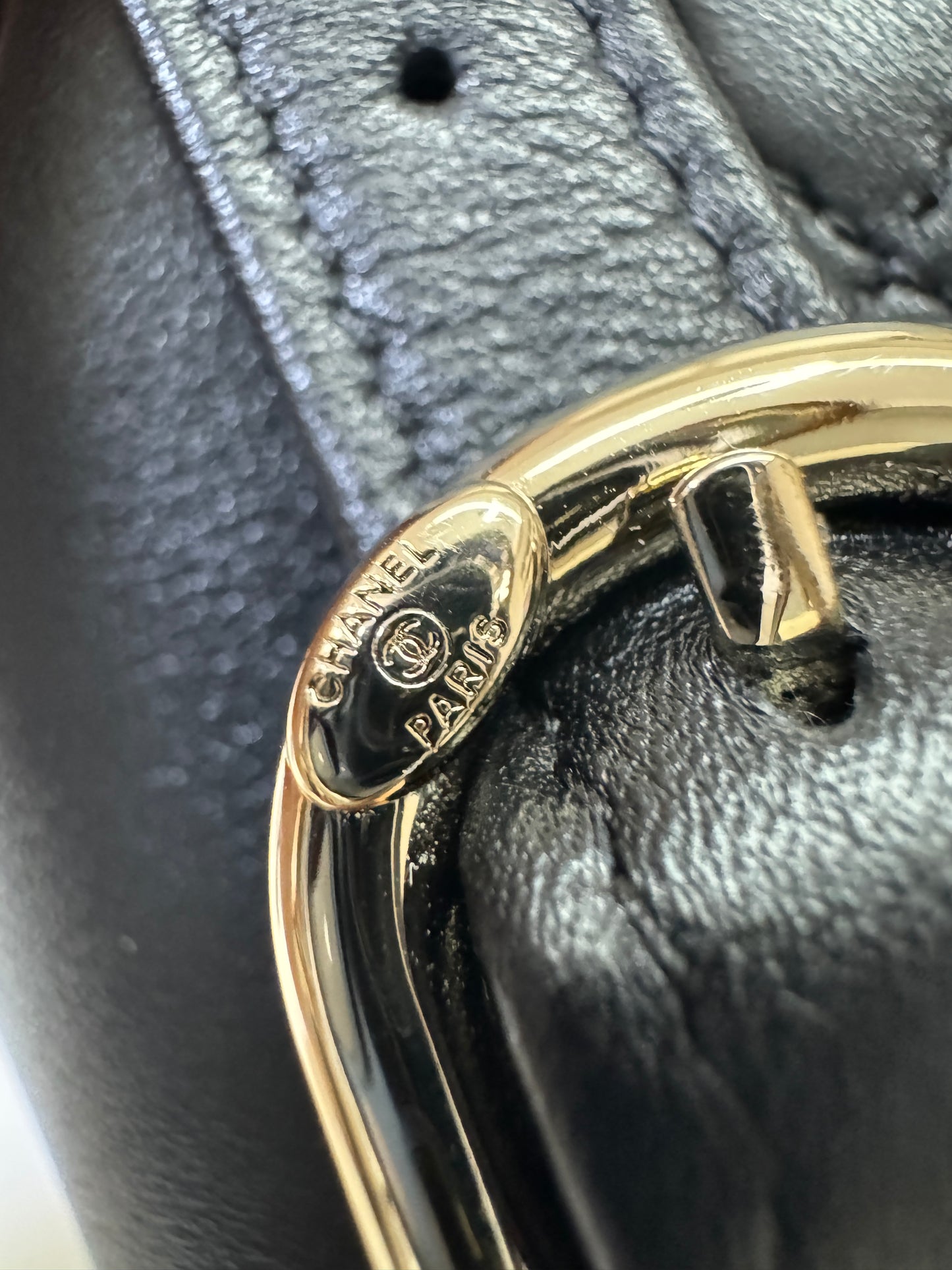 CHANEL Duma 胎牛皮 黑色 Small