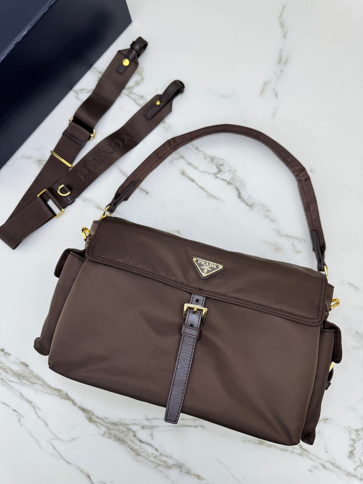 PRADA Re-nylon Explore Large 深棕色