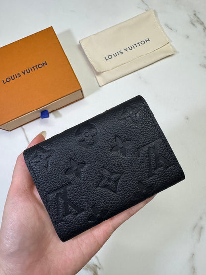 LV Rosalie 黑色全皮壓花零錢包