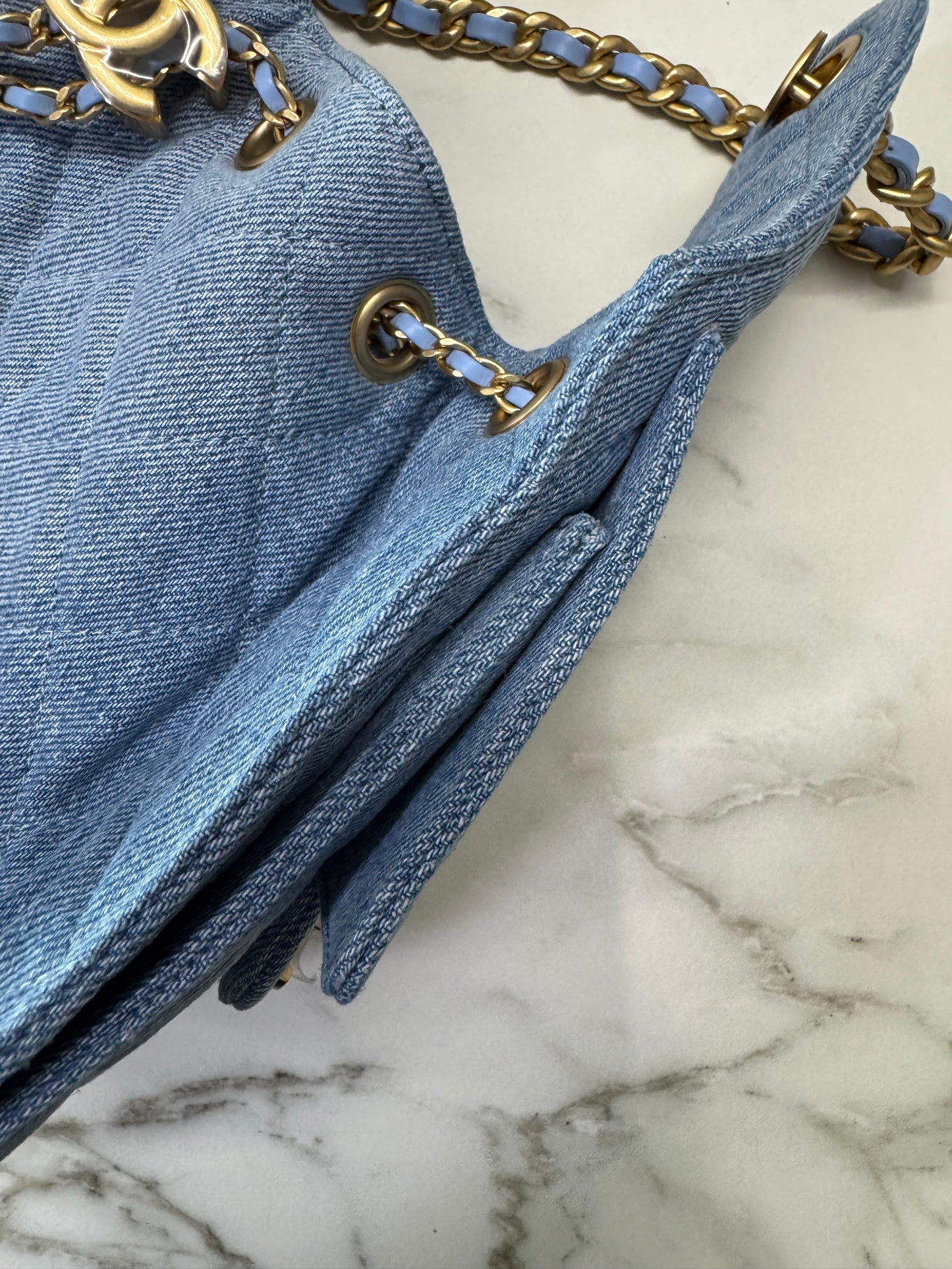 CHANEL 25 Bag 淺藍牛仔Small