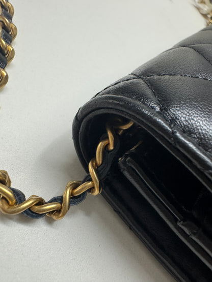 CHANEL woc 24A 琺瑯調節扣 羊皮 黑