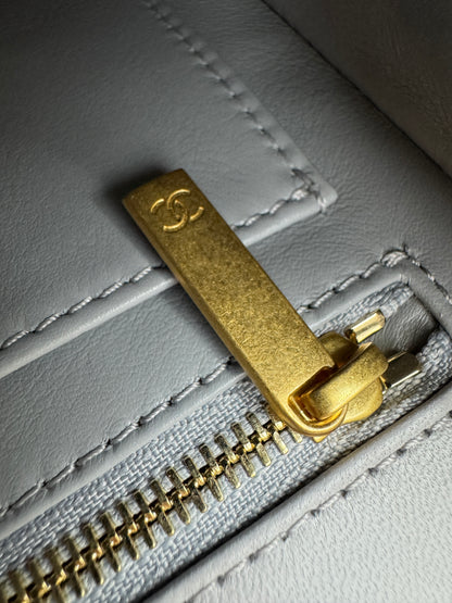 CHANEL Mini CF20 金球 淺灰色