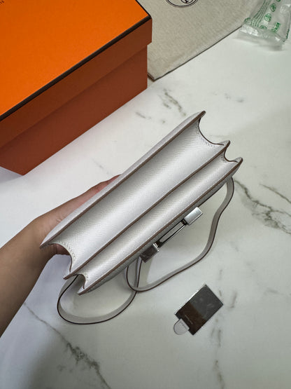 HERMES Mini Constance 奶灰色銀扣 Epsom M4 Gris Pale PHW