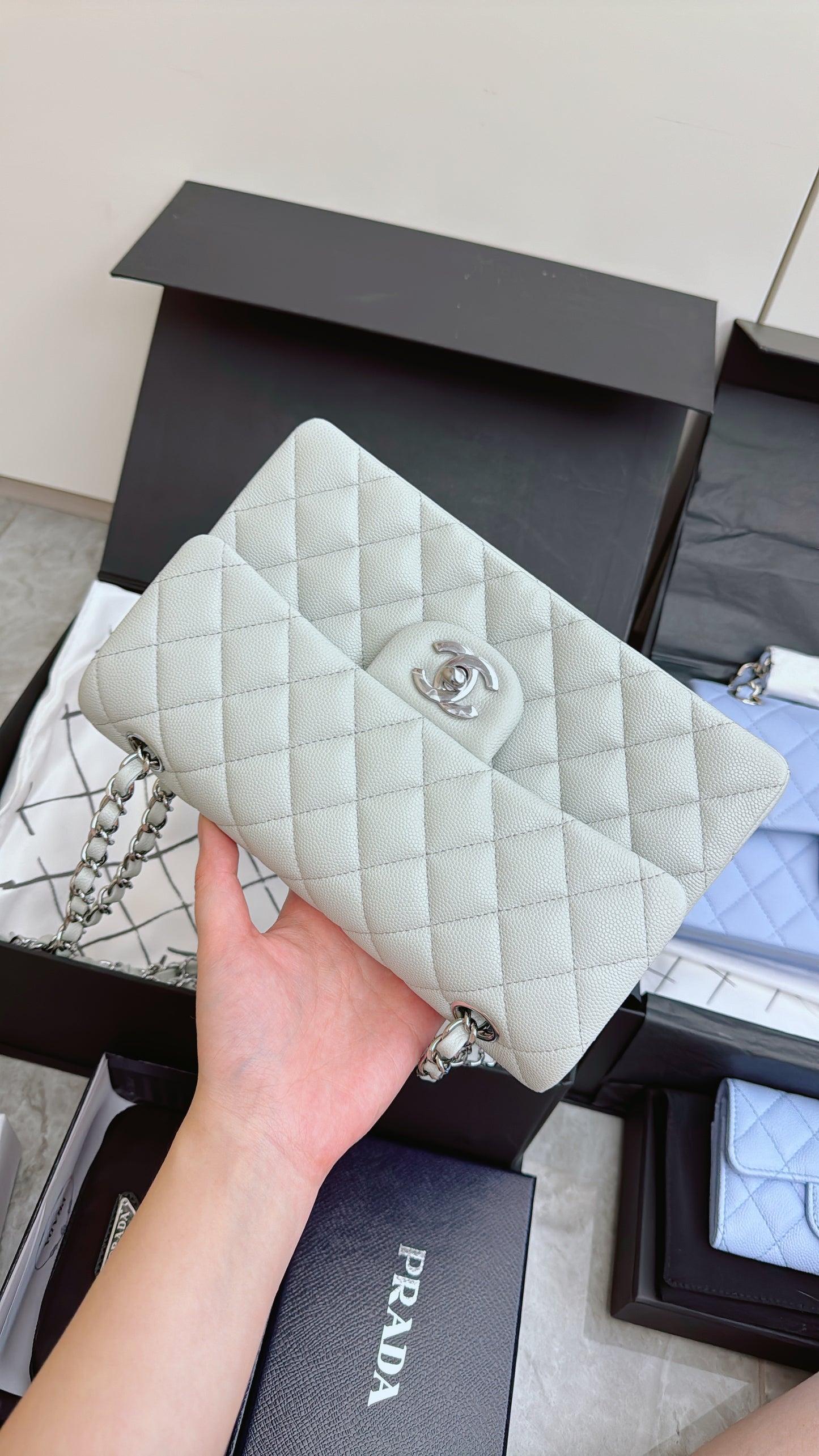 CHANEL CF23 淺灰藍色 魚子醬牛皮 銀扣