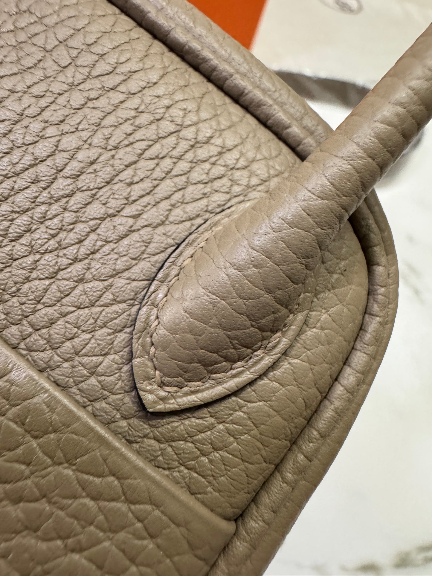 HERMES Mini Lindy II 馬爾淺米 金扣 TC