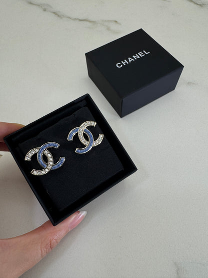 CHANEL 26C 牛仔藍拼鑽耳環