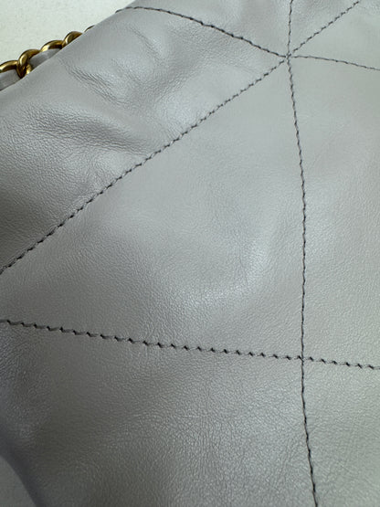 CHANEL Mini 22 Bag 25P淺灰色 新版磁吸扣