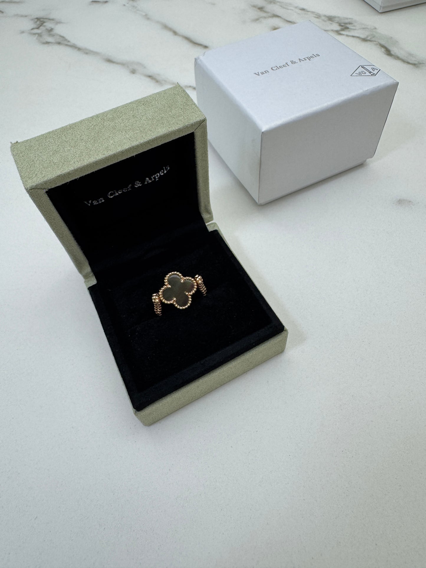 VCA Vintage Alhambra Ring 翻轉雙面戒指 灰貝母/ 鐳射 玫瑰金