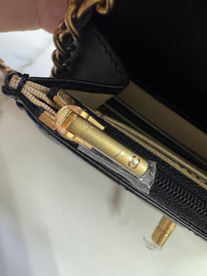 CHANEL woc 24A 琺瑯調節扣 羊皮 黑