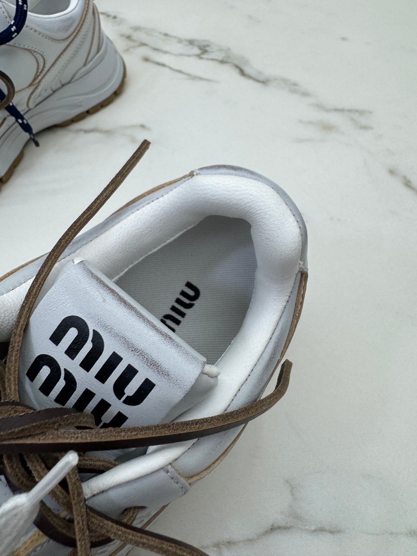 MIU MIU X NB 25年版 做舊老爹鞋￼
