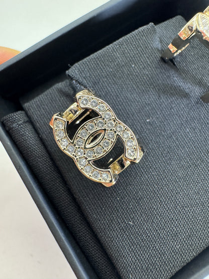 CHANEL 23B 立體圈形耳環
