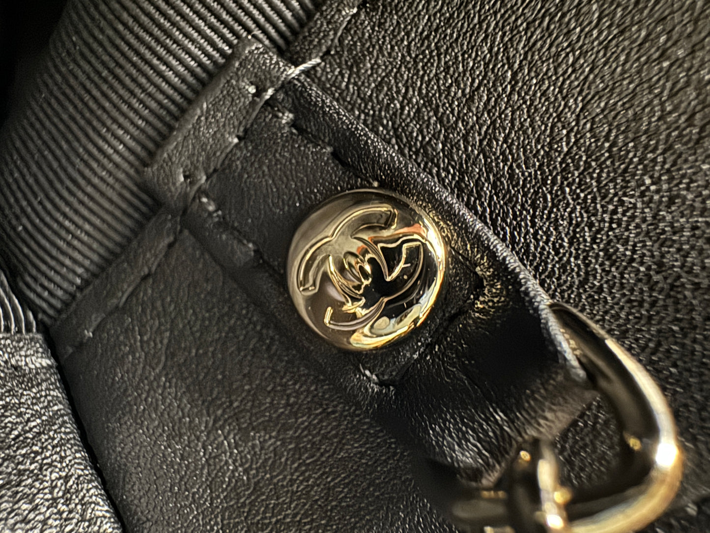 CHANEL 31Bag Nano 黑色油臘羊皮