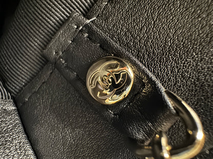 CHANEL 31Bag Nano 黑色油臘羊皮