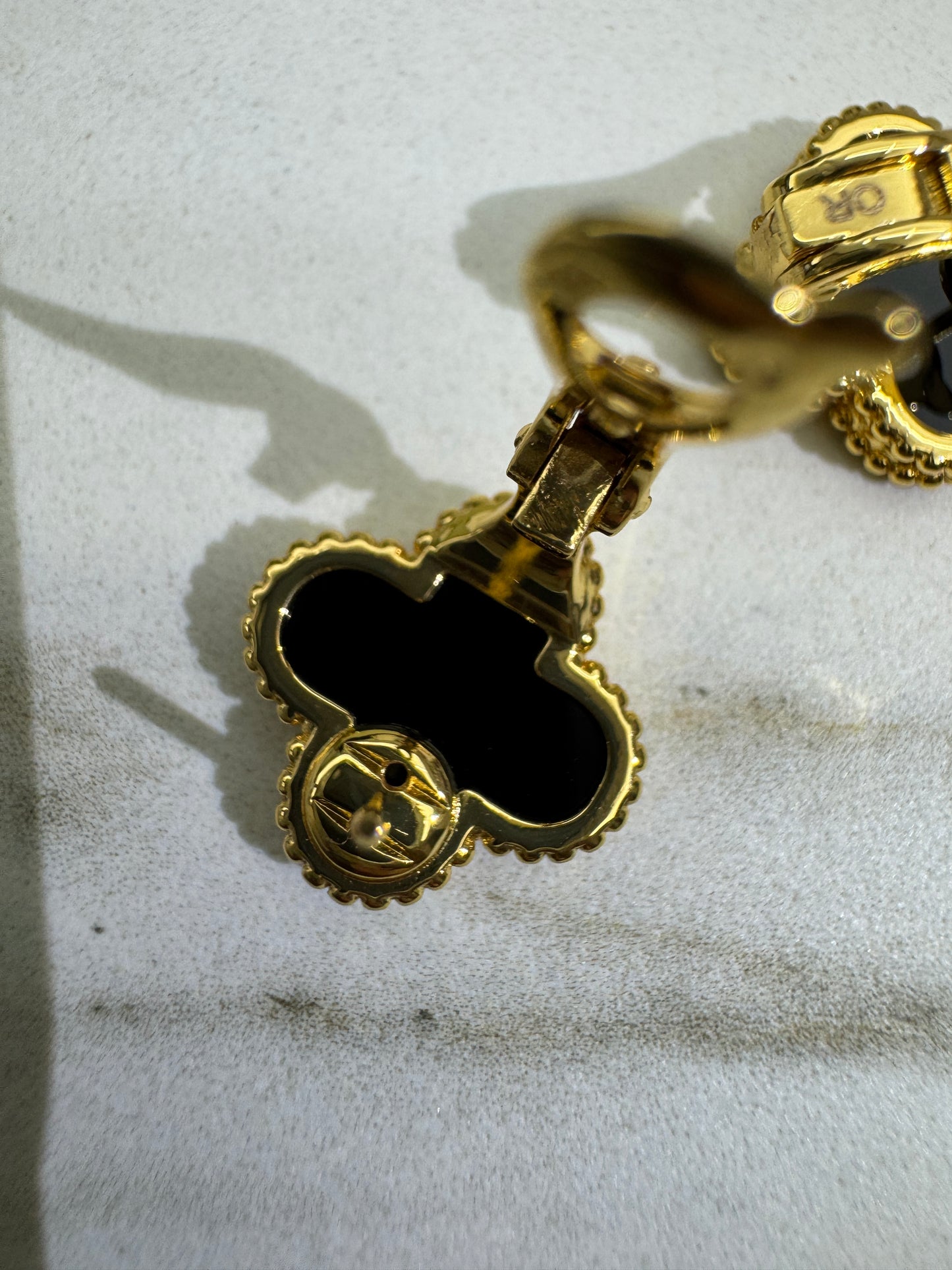 VCA Vintage Alhambra Earrings 黑玉髓