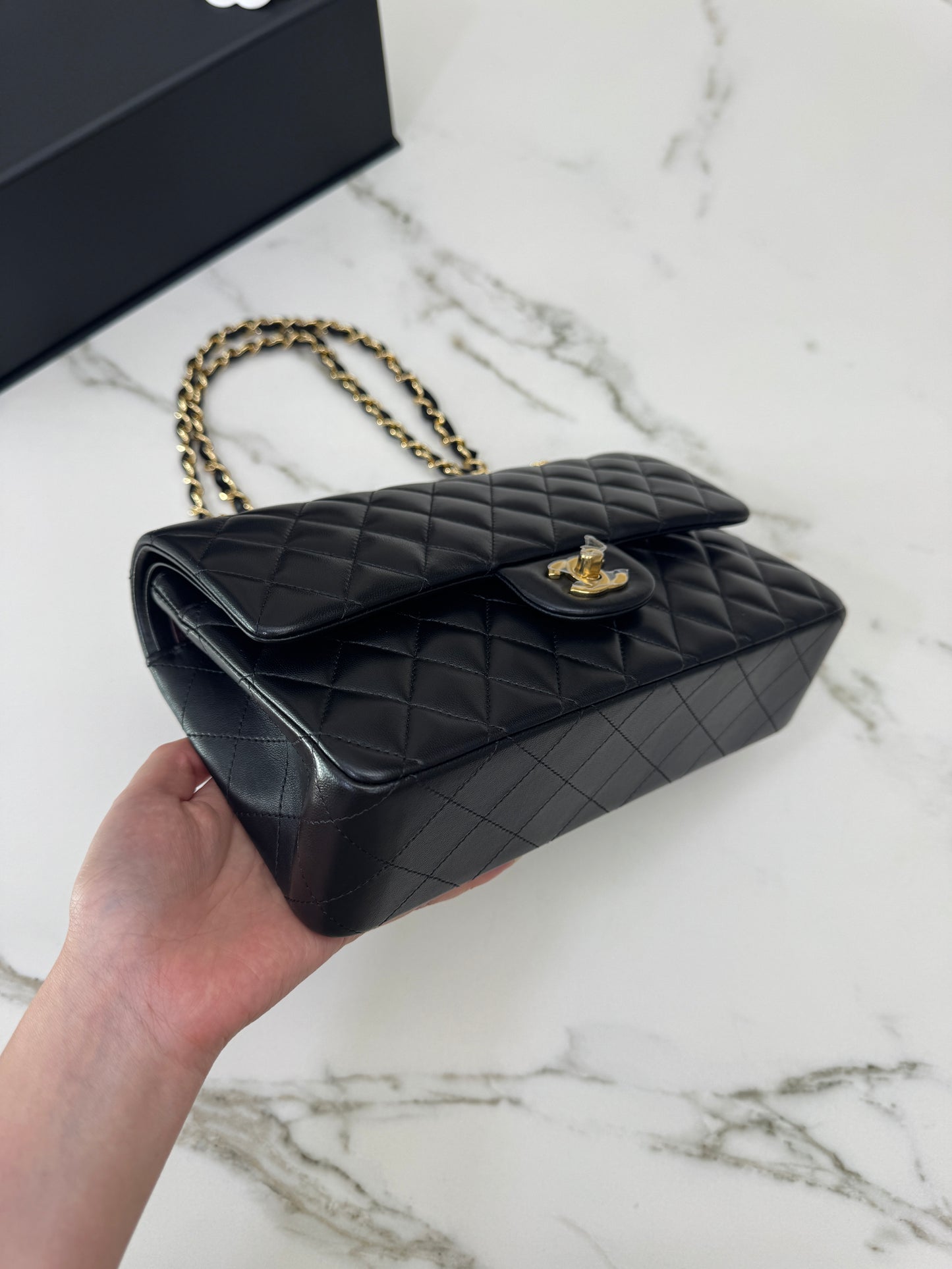 CHANEL CF25 Medium 黑金羊