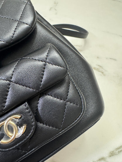 CHANEL Duma 胎牛皮 黑色 Small