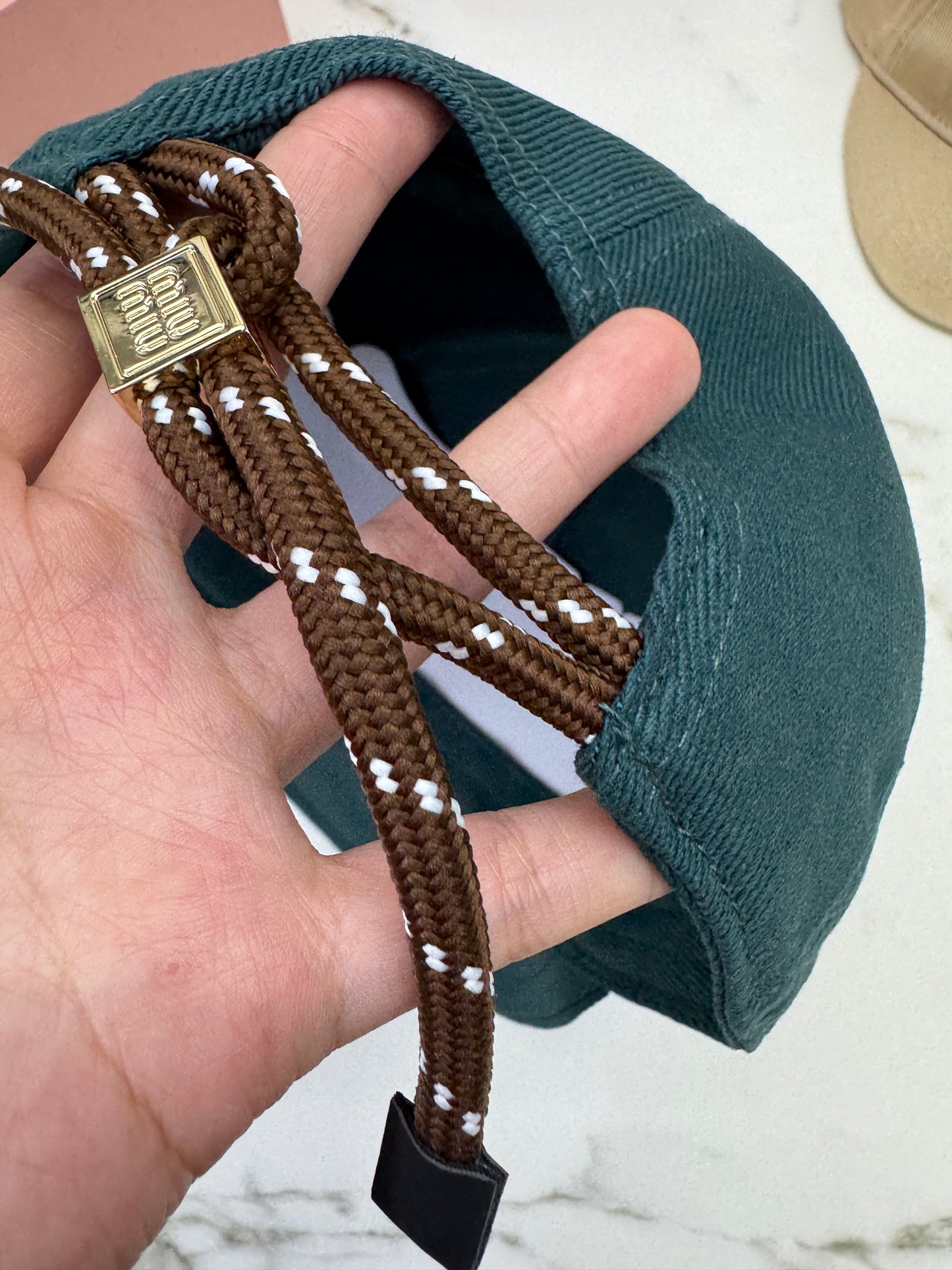 MIU MIU 軟頂鴨舌帽