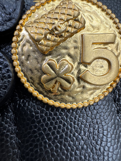 CHANEL 25B 四葉草郵差背包